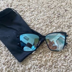 DIFF Mirrored Sunglasses